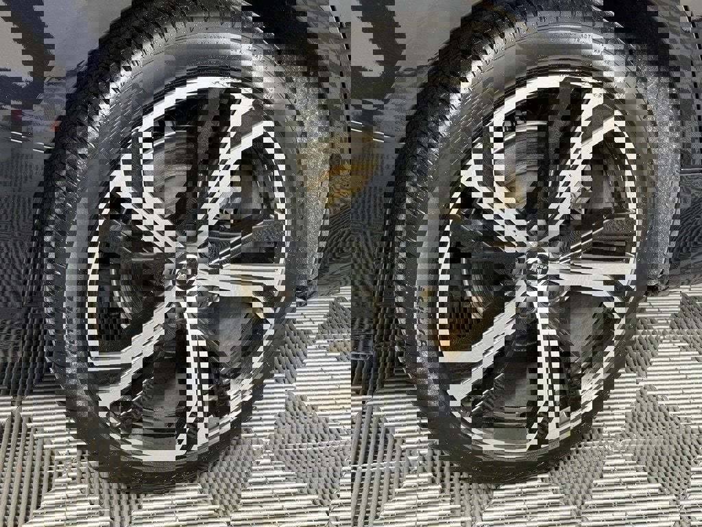 New 2024 Volvo S60 B5 Plus w/ Climate Package image 7