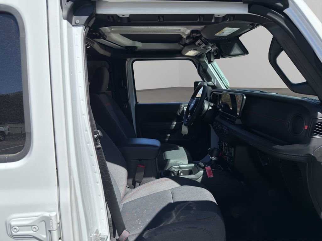 Used 2024 Jeep Wrangler Unlimited Rubicon w/ Dual Top Group AWD/4WD image 15