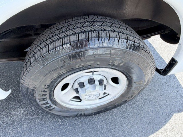 Used 2009 Chevrolet Express 2500 RWD image 10
