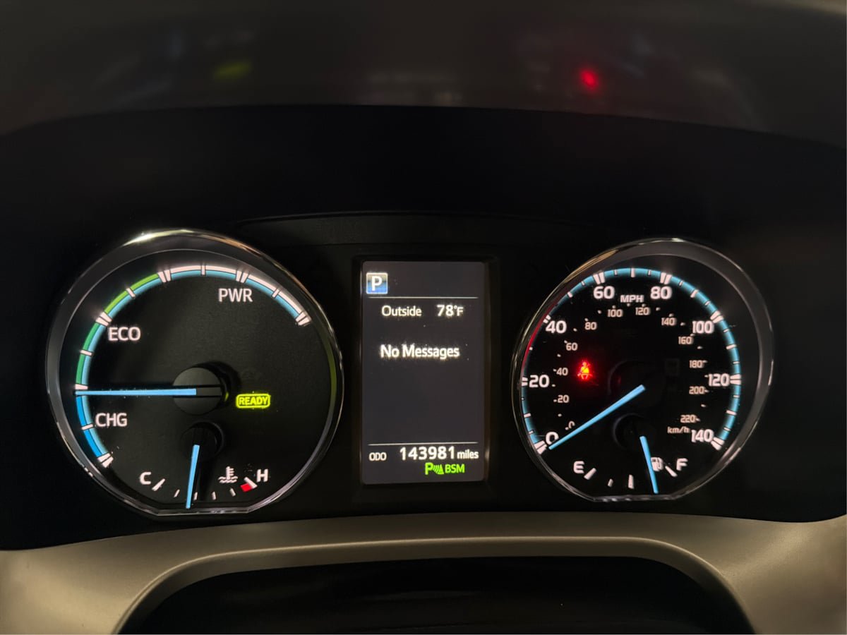 Used 2016 Toyota RAV4 Limited AWD/4WD image 21