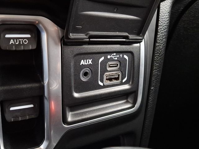 Used 2018 Jeep Wrangler Unlimited Sahara image 23