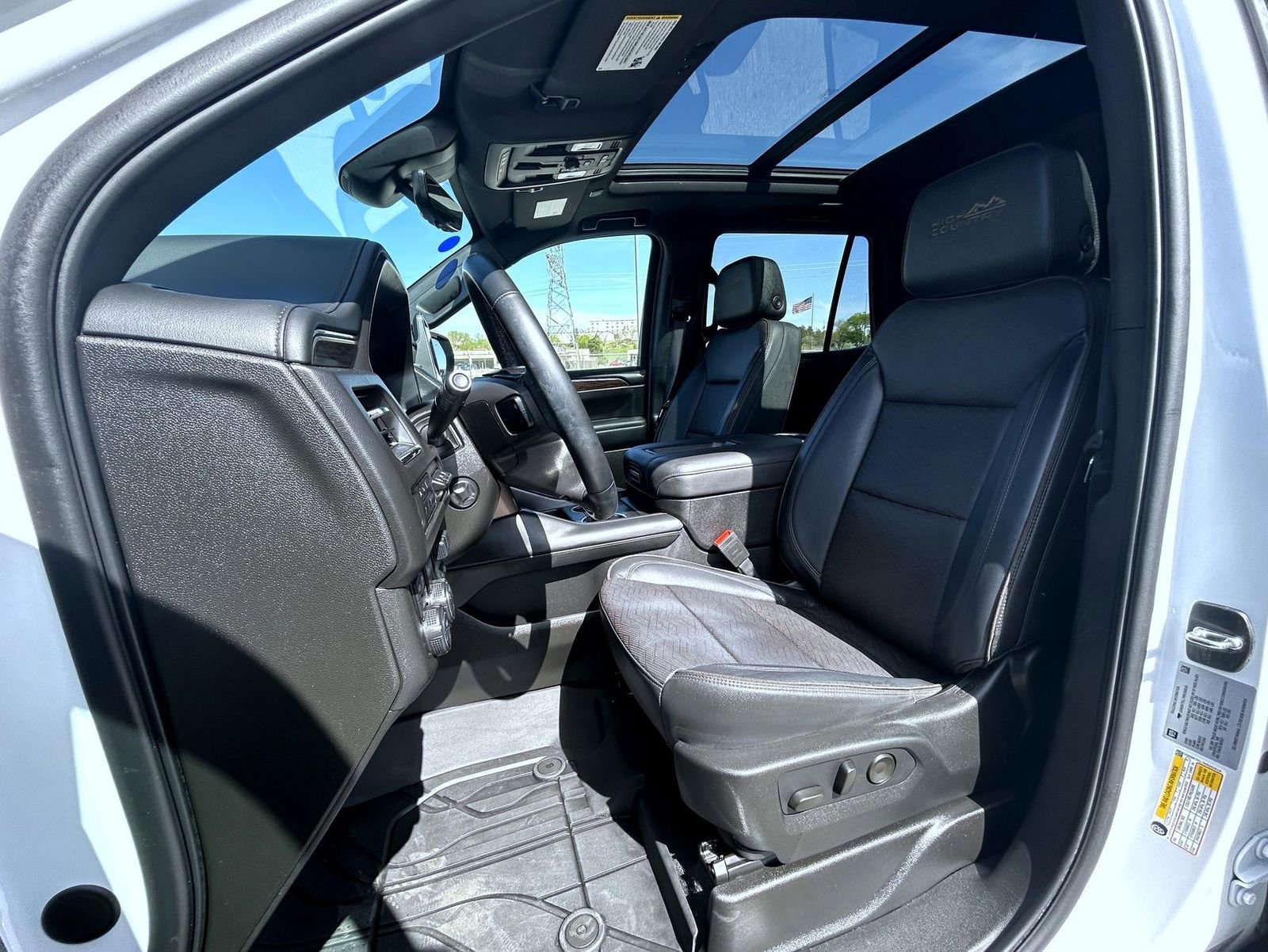 Used 2024 Chevrolet Tahoe High Country AWD/4WD image 10