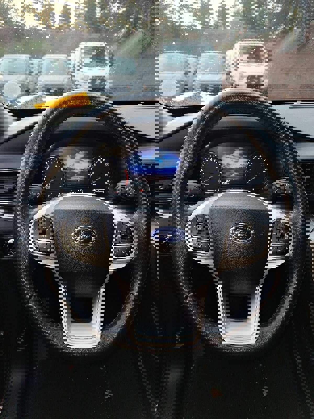 Used 2022 Ford Explorer XLT w/ Equipment Group 202A image 10