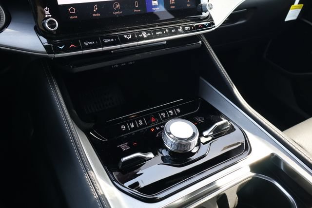 New 2026 Jeep Grand Wagoneer L Limited AWD/4WD image 14