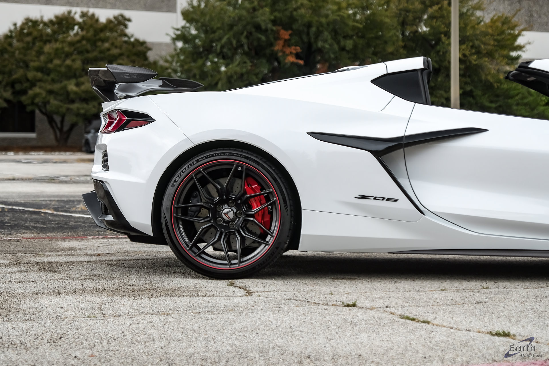 Used 2024 Chevrolet Corvette Z06 w/ Z07 Performance Package RWD image 30
