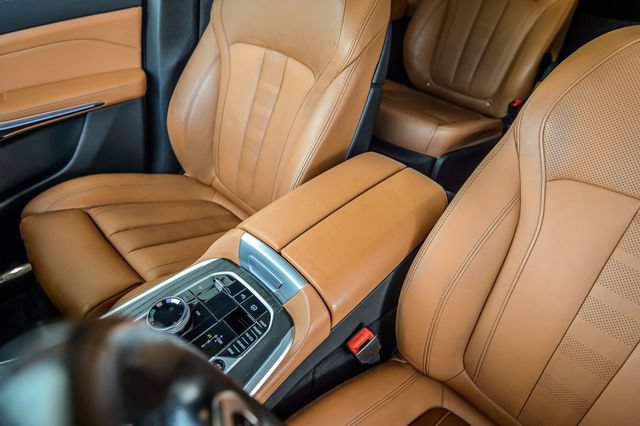 Used 2022 BMW X7 xDrive40i w/ M Sport Package AWD/4WD image 32