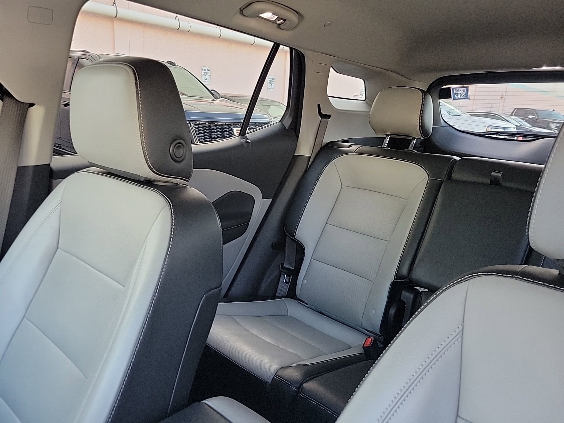 Used 2023 GMC Terrain SLT w/ LPO, Floor Liner Package image 29