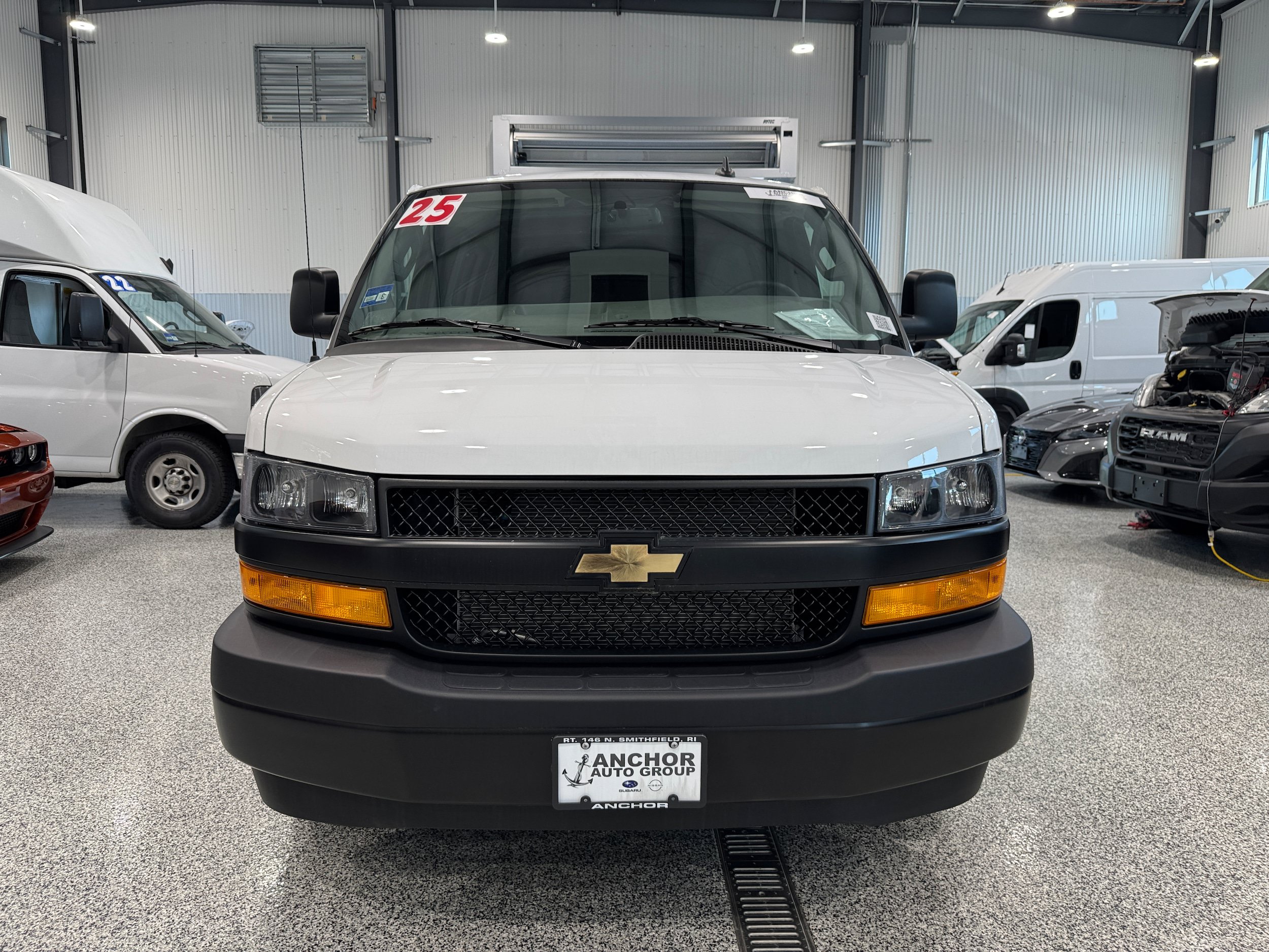 Used 2025 Chevrolet Express 3500 Extended w/ Driver Convenience Package RWD image 3
