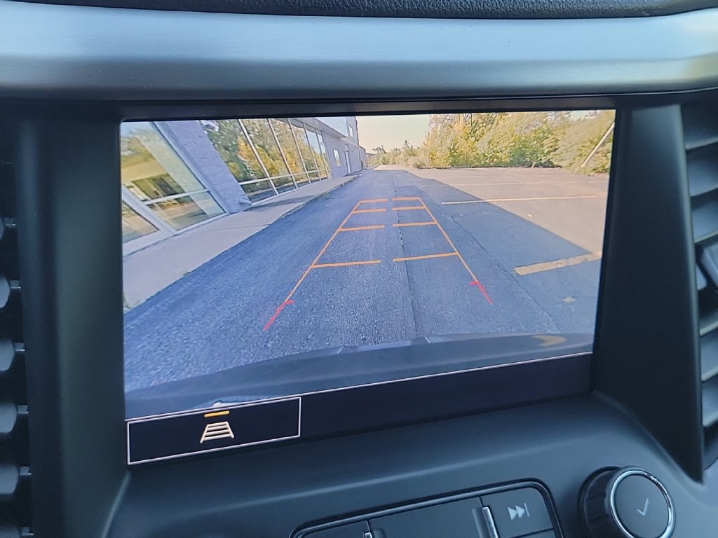 Used 2022 GMC Acadia SLT AWD/4WD image 13