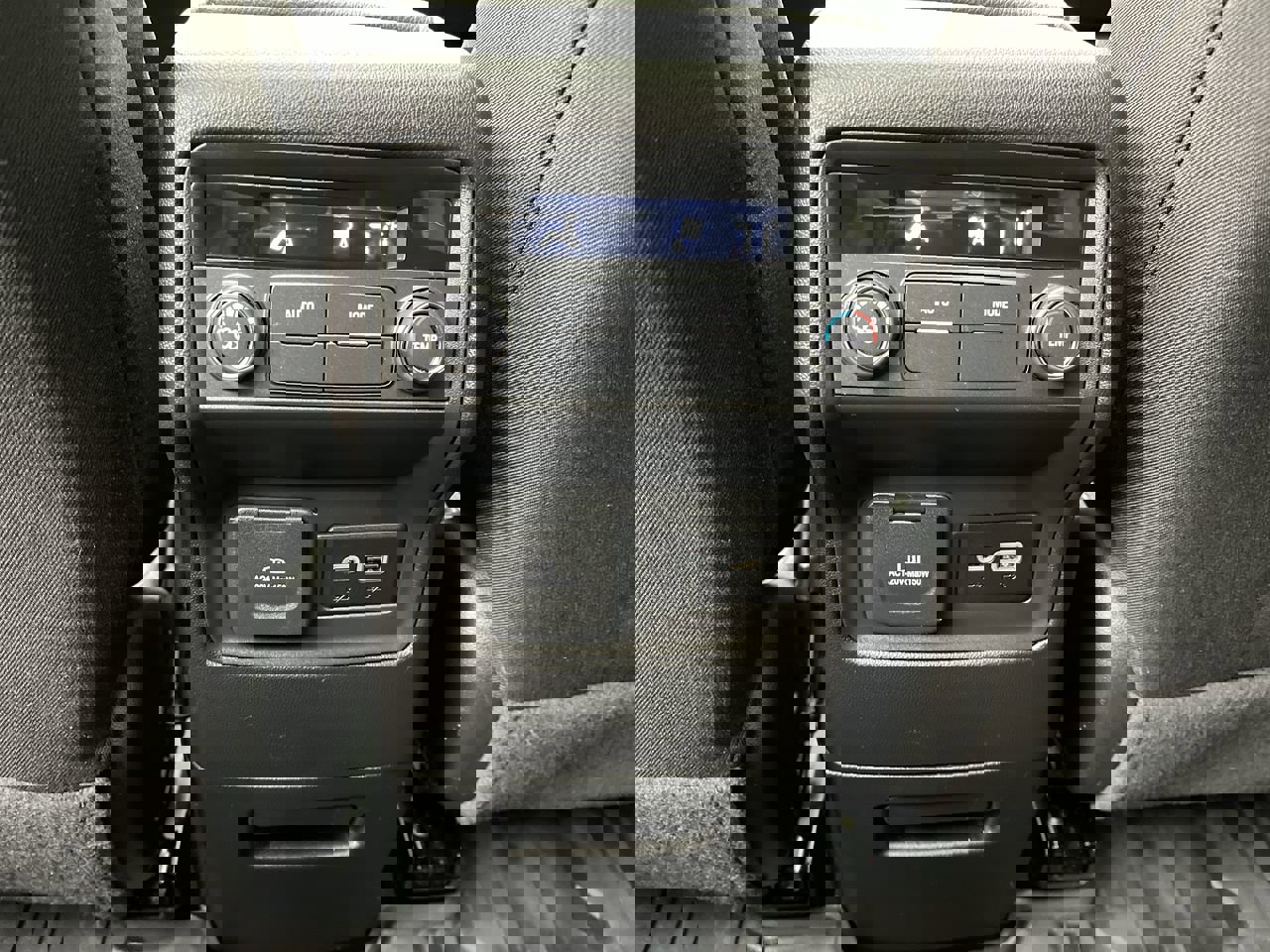 Certified 2023 GMC Acadia SLE w/ Driver Convenience Package image 13