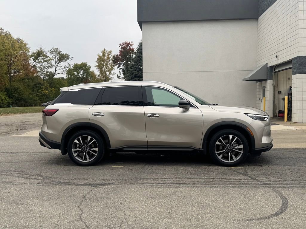 Used 2024 INFINITI QX60 Luxe image 2