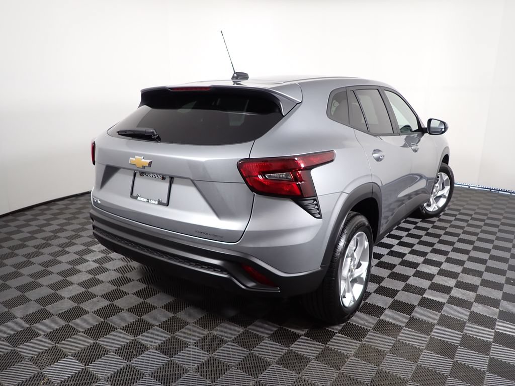 New 2026 Chevrolet Trax LS w/ LS Convenience Package FWD image 16