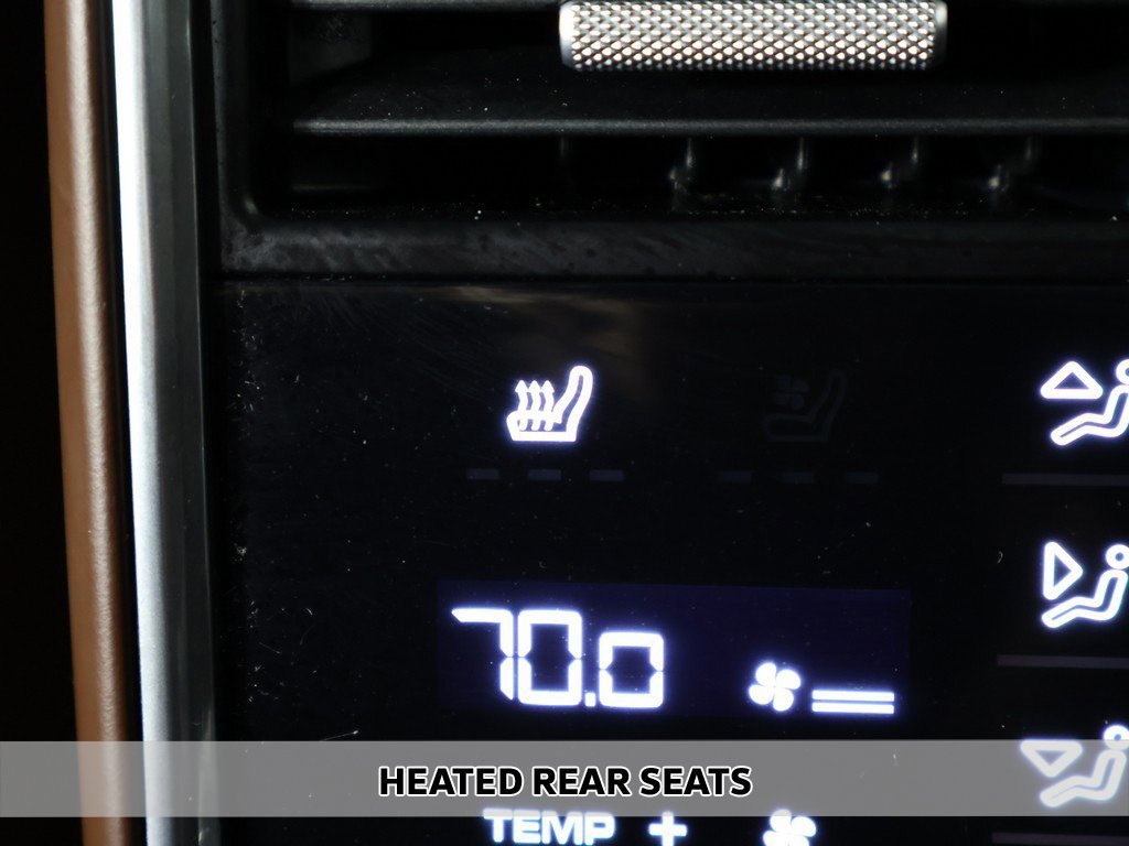 Used 2023 Porsche Cayenne Platinum Edition image 8