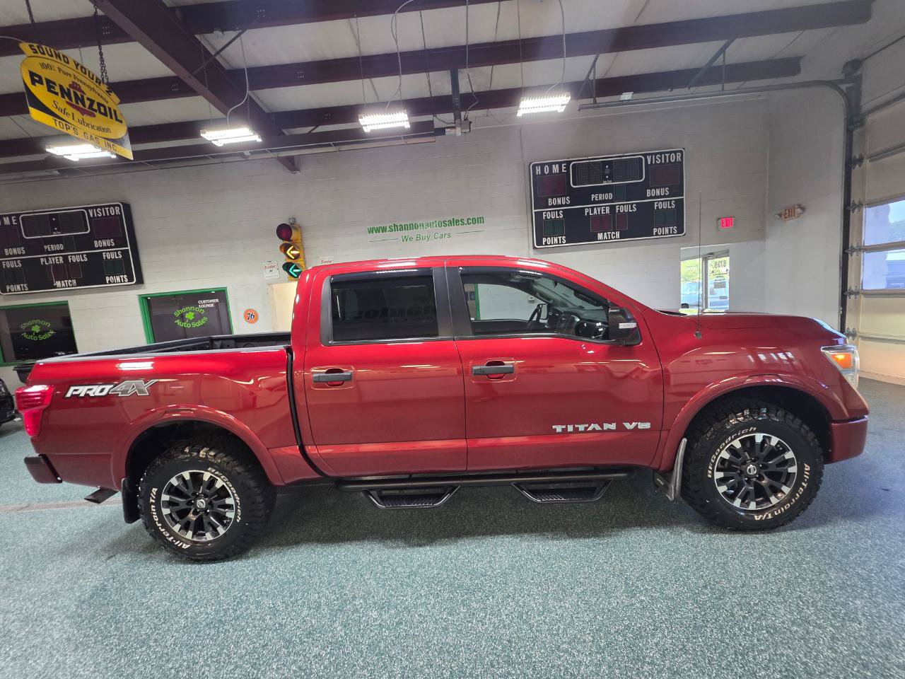 Used 2019 Nissan Titan PRO-4X AWD/4WD image 5