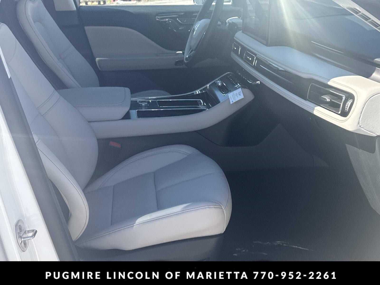 New 2026 Lincoln Aviator 2WD image 13