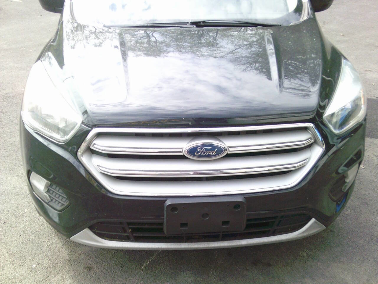 Used 2018 Ford Escape SE image 2