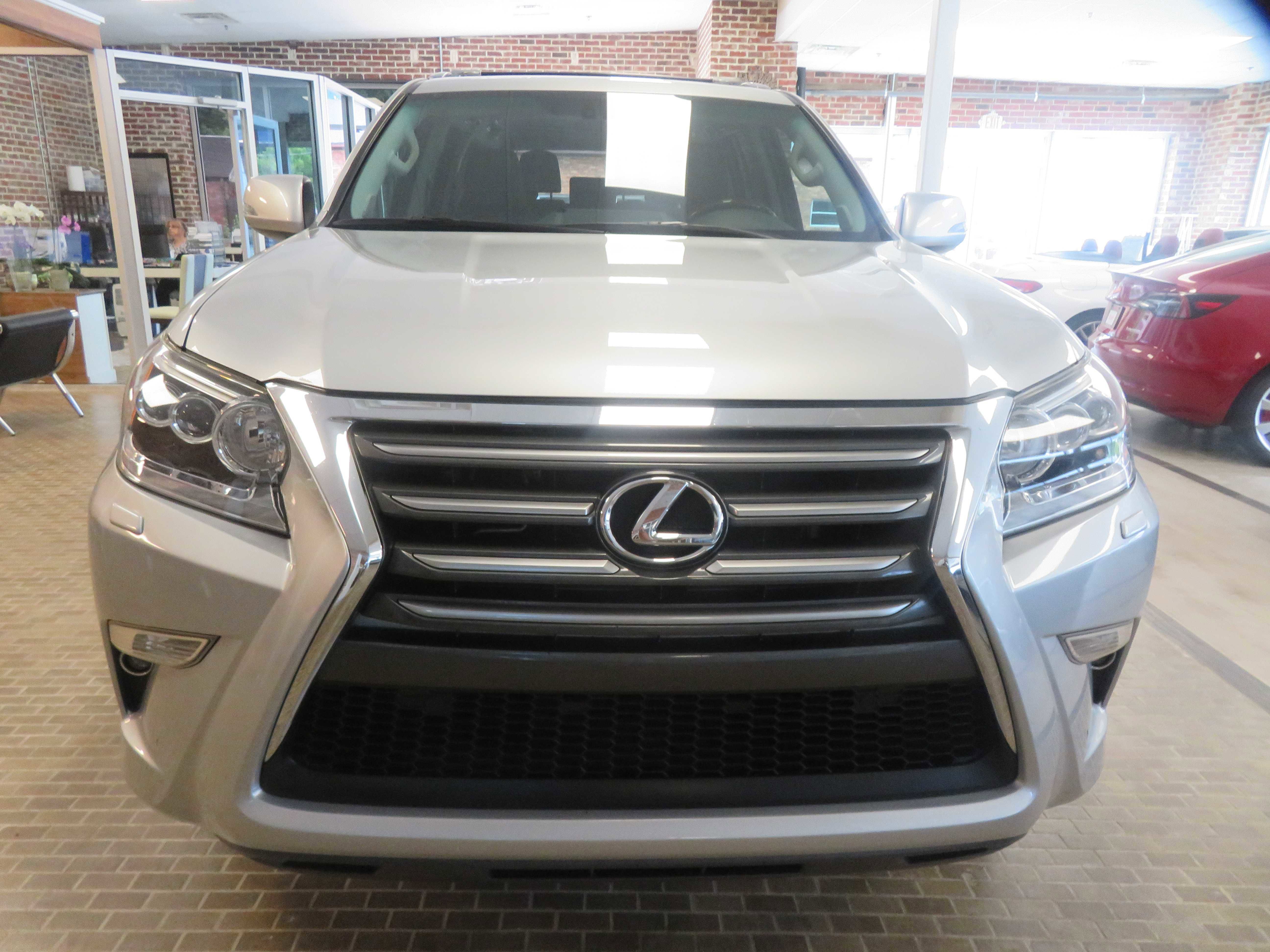 Used 2018 Lexus GX 460 Premium w/ Premium Package AWD/4WD image 64