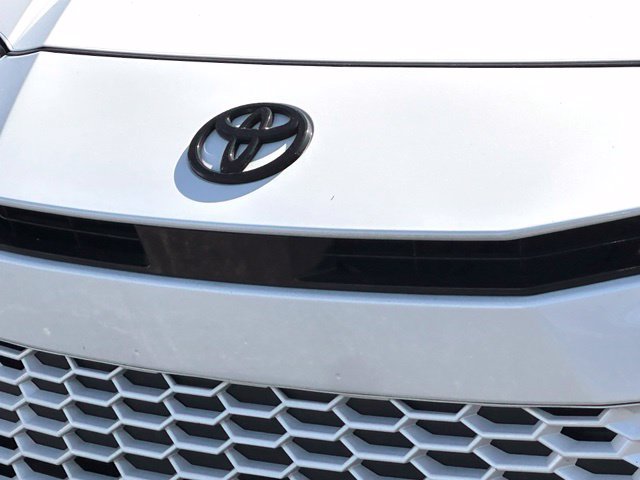 Used 2025 Toyota Camry XSE FWD image 6
