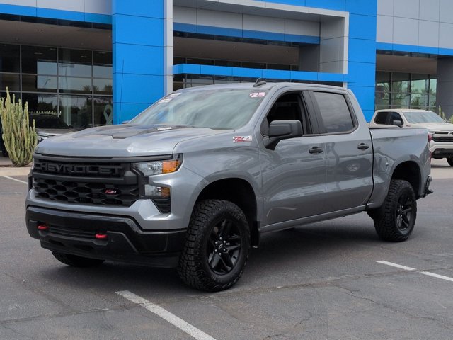 Used 2025 Chevrolet Silverado 1500 Custom Trail Boss AWD/4WD image 4