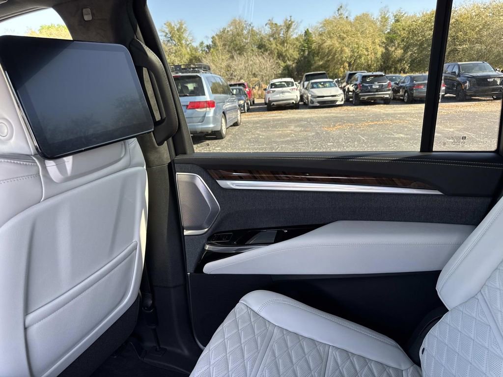 New 2026 Cadillac Escalade ESV Platinum Sport w/ LPO, ONYX Package image 15