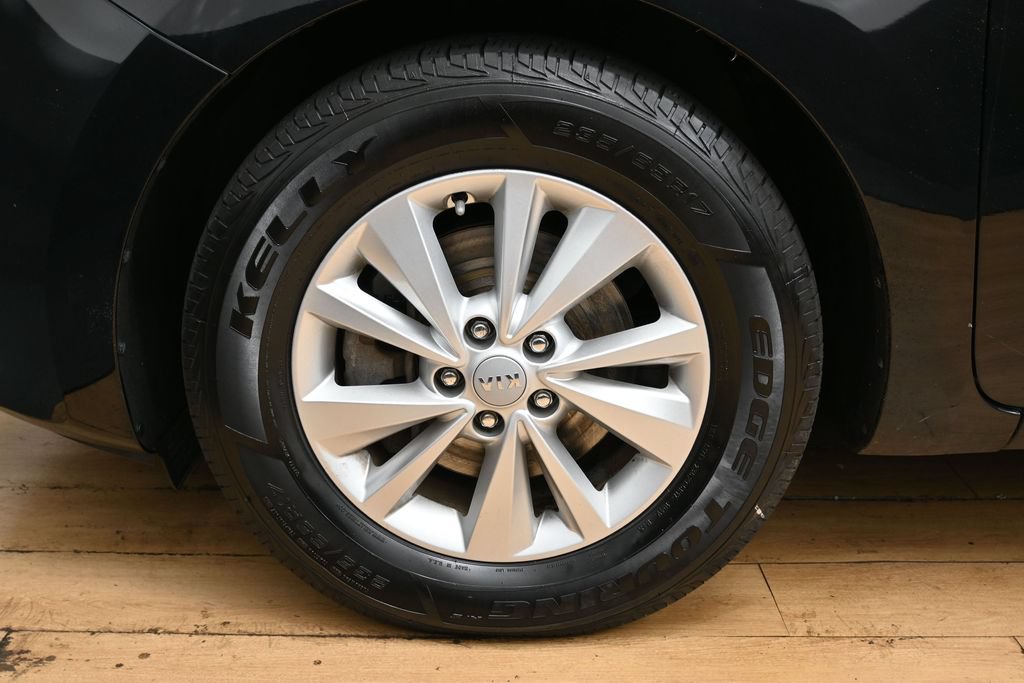 Used 2018 Kia Sedona L FWD image 11