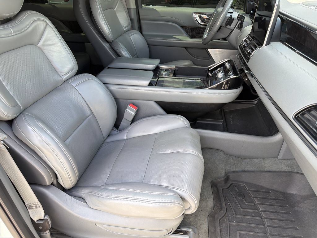 Used 2021 Lincoln Navigator L Reserve w/ Luxury Package AWD/4WD image 13