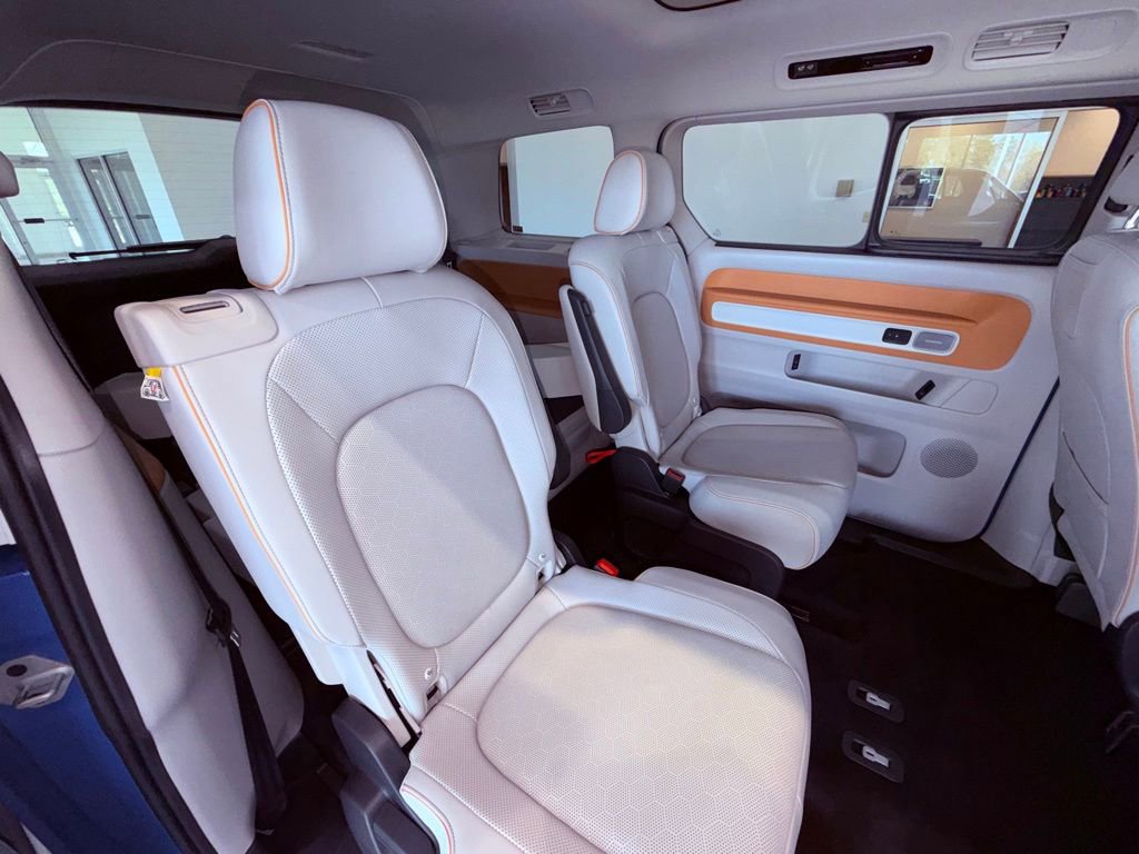 Used 2025 Volkswagen ID. Buzz 1st Edition image 14