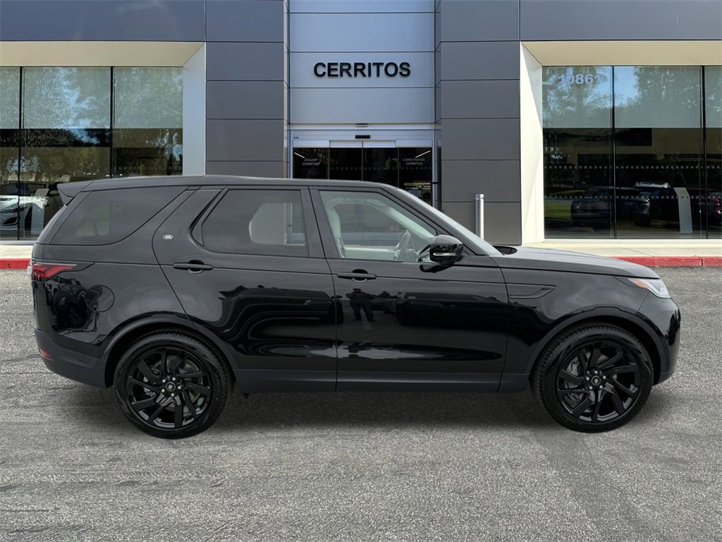 New 2025 Land Rover Discovery S image 4