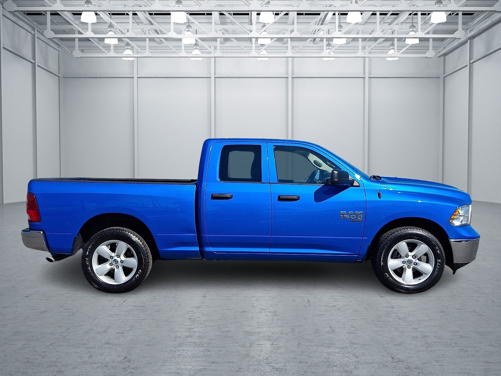 Used 2024 RAM 1500 Classic SLT AWD/4WD image 7