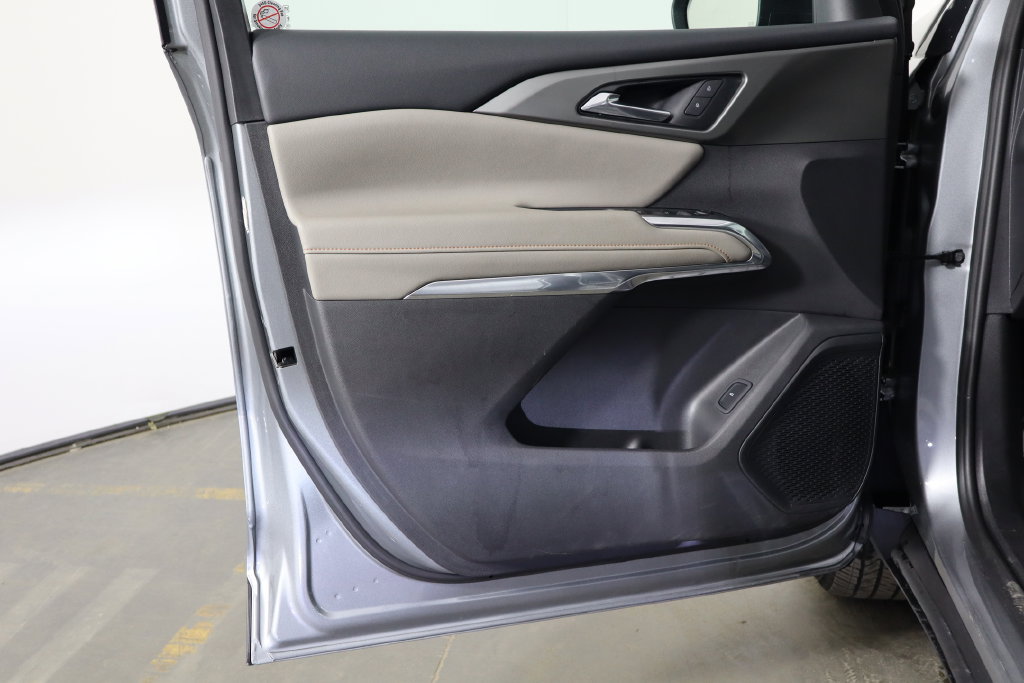 Used 2026 Chevrolet Traverse LT w/ Driver Confidence Package FWD image 20