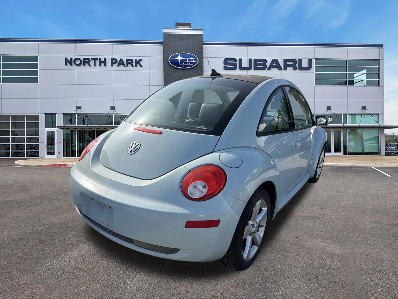 Used 2010 Volkswagen Beetle Coupe FWD image 3