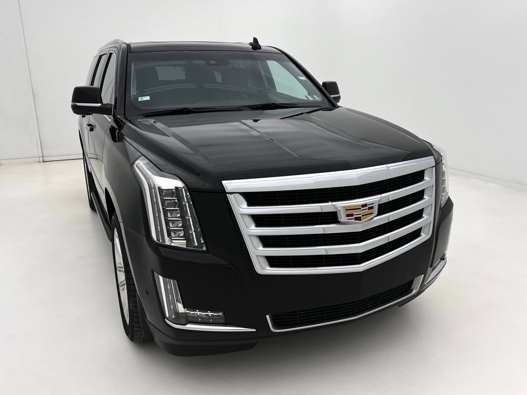 Used 2019 Cadillac Escalade Luxury image 3