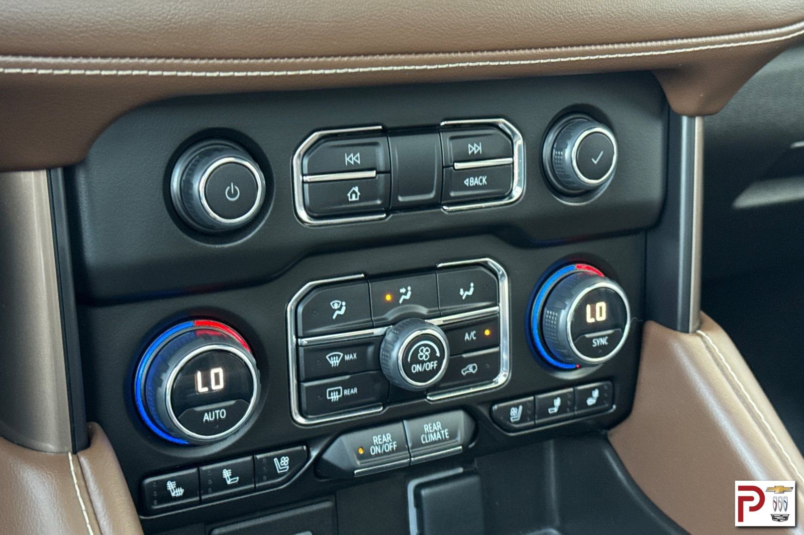 Certified 2023 Chevrolet Suburban High Country w/ LPO, Illumination Package AWD/4WD image 26