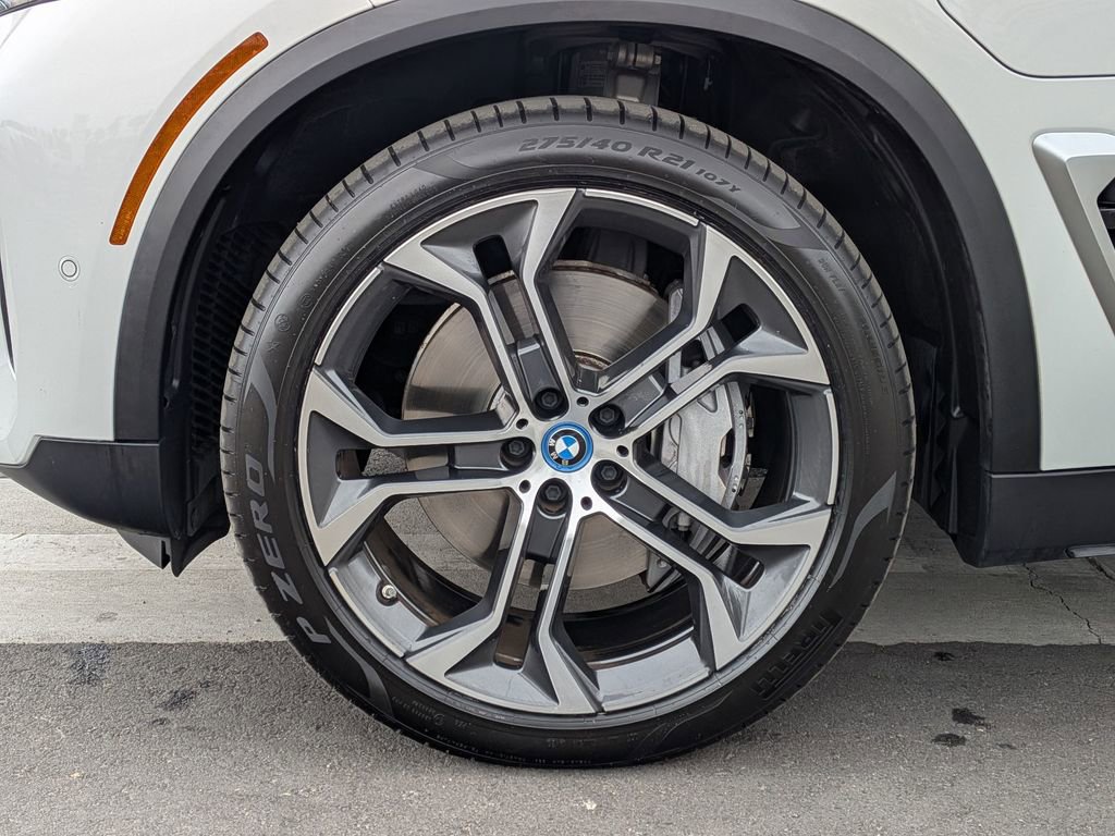 Certified 2024 BMW X5 xDrive50e w/ Premium Package image 33
