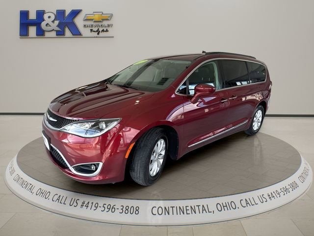 Used 2017 Chrysler Pacifica Touring-L FWD image 3