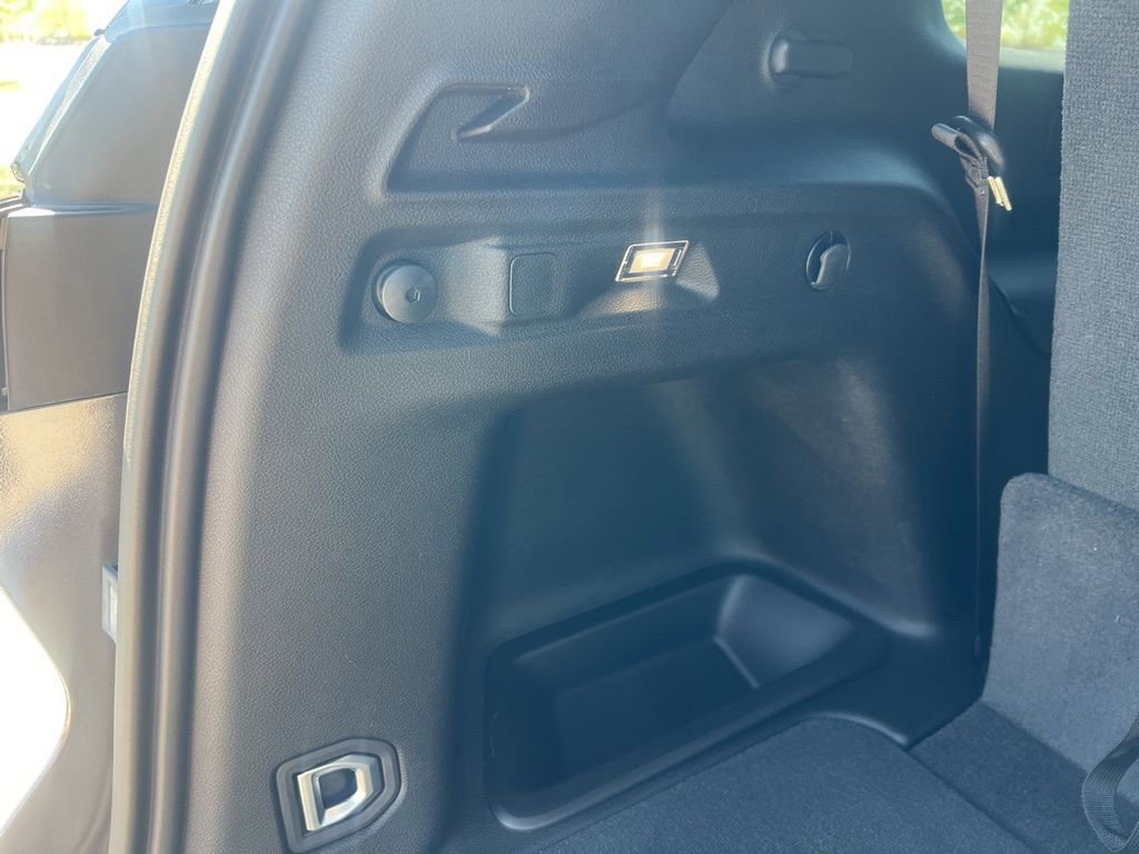 Used 2024 Jeep Grand Cherokee L Laredo RWD image 45