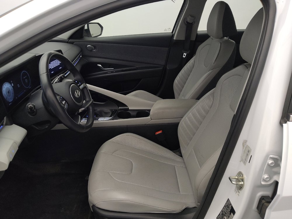Used 2024 Hyundai Elantra Limited image 17