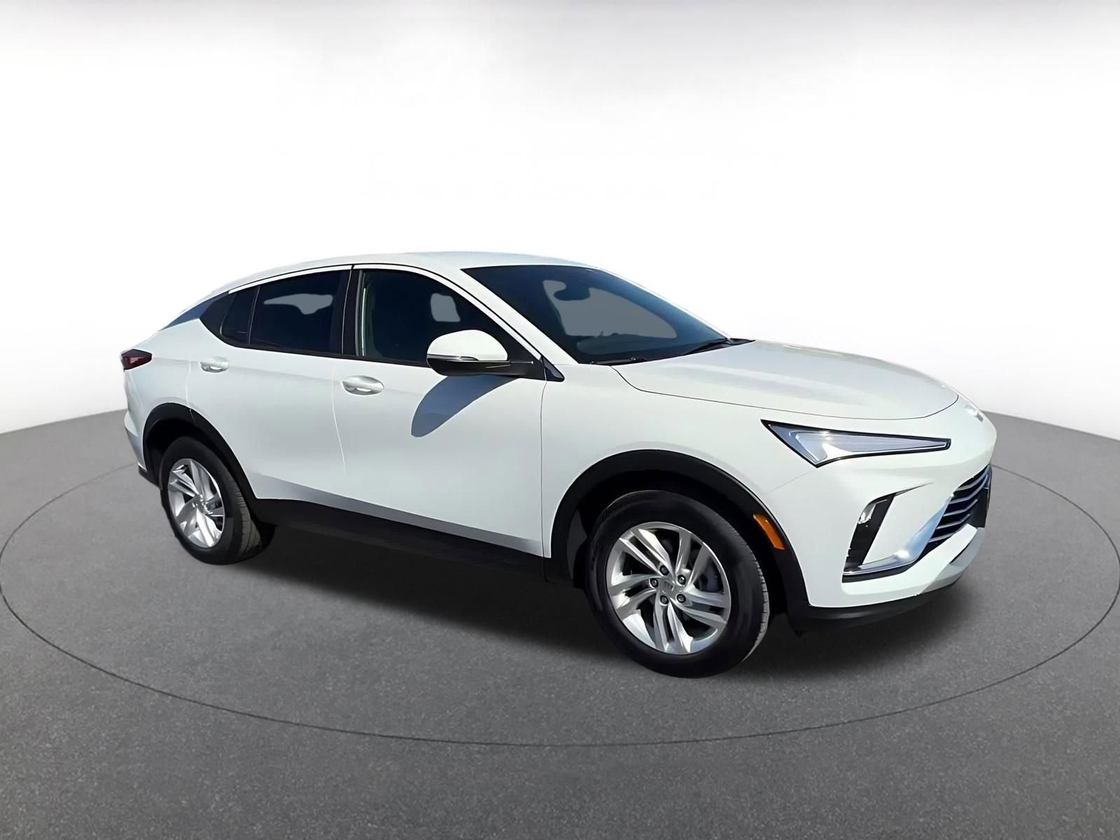 Used 2025 Buick Envista Preferred image 2