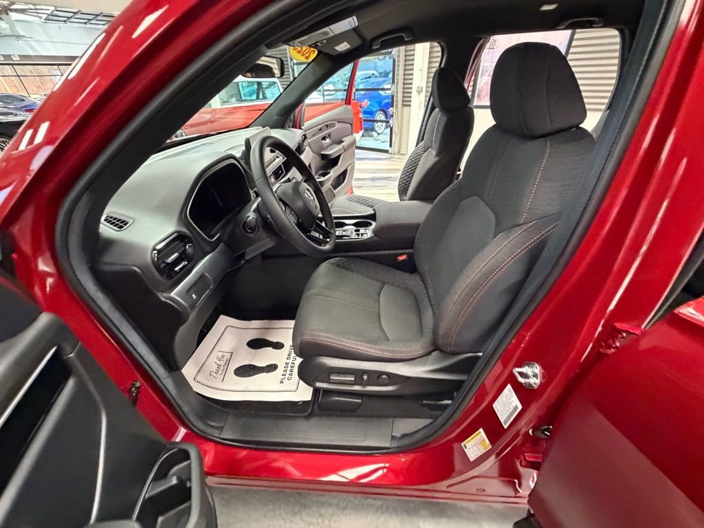 Used 2025 Honda Pilot Sport image 56