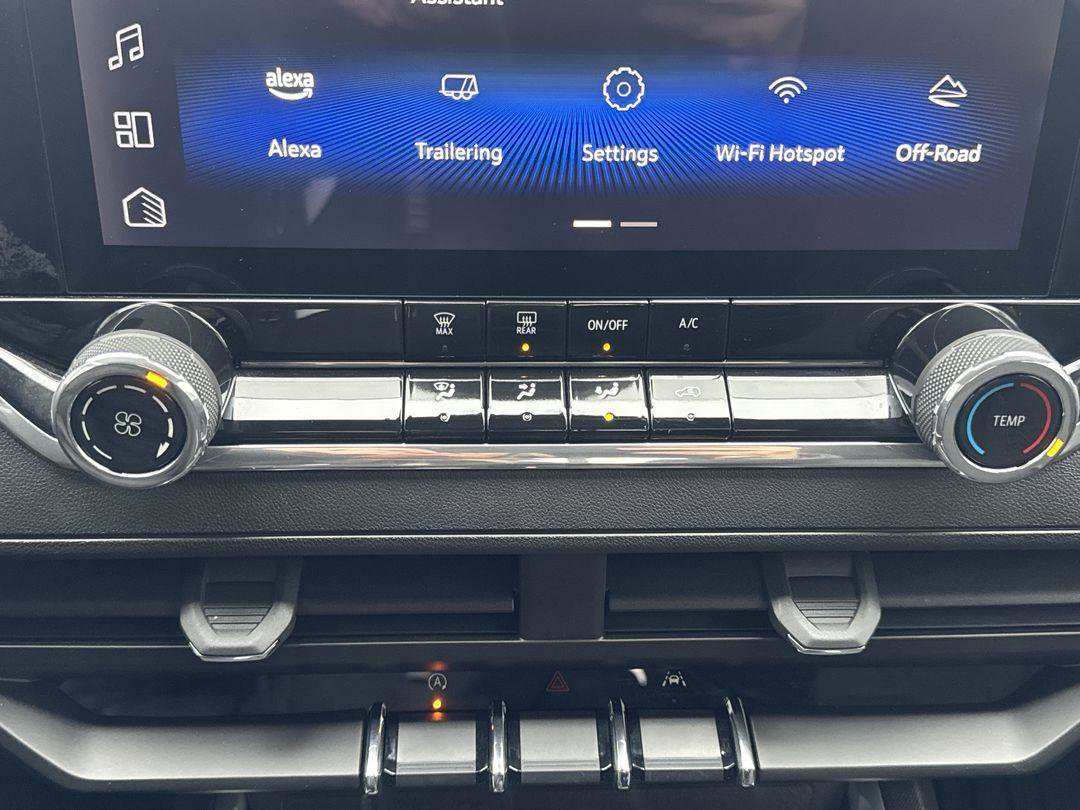 Used 2024 Chevrolet Colorado Trail Boss w/ Advanced Trailering Package image 19