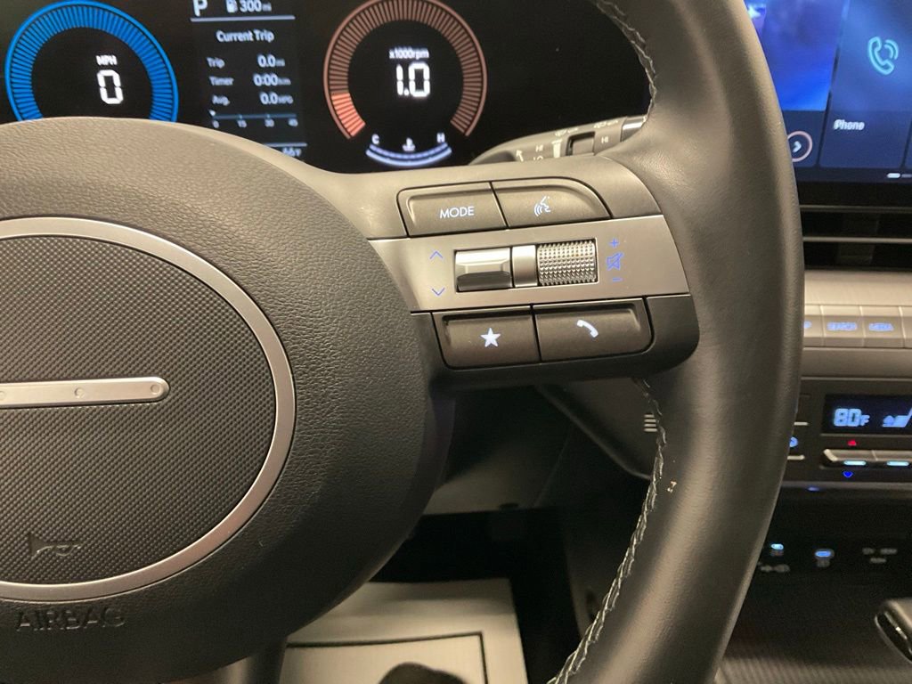 Used 2025 Hyundai Kona SEL image 23