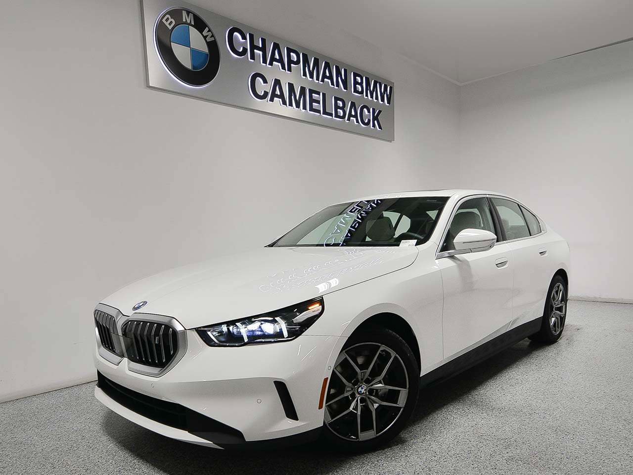 New 2026 BMW i5 eDrive40 image 1