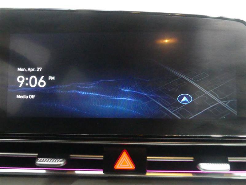 Used 2024 Hyundai Elantra SEL FWD image 39