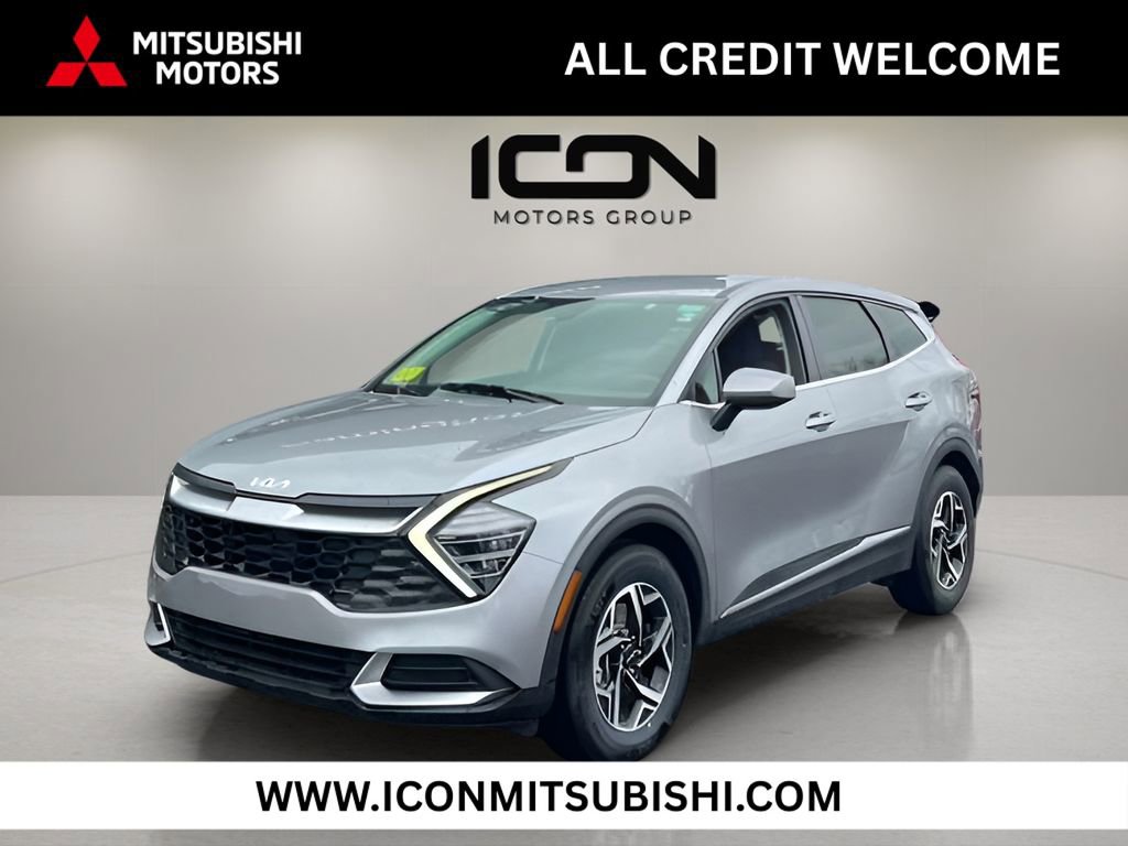 Used 2025 Kia Sportage LX image 1