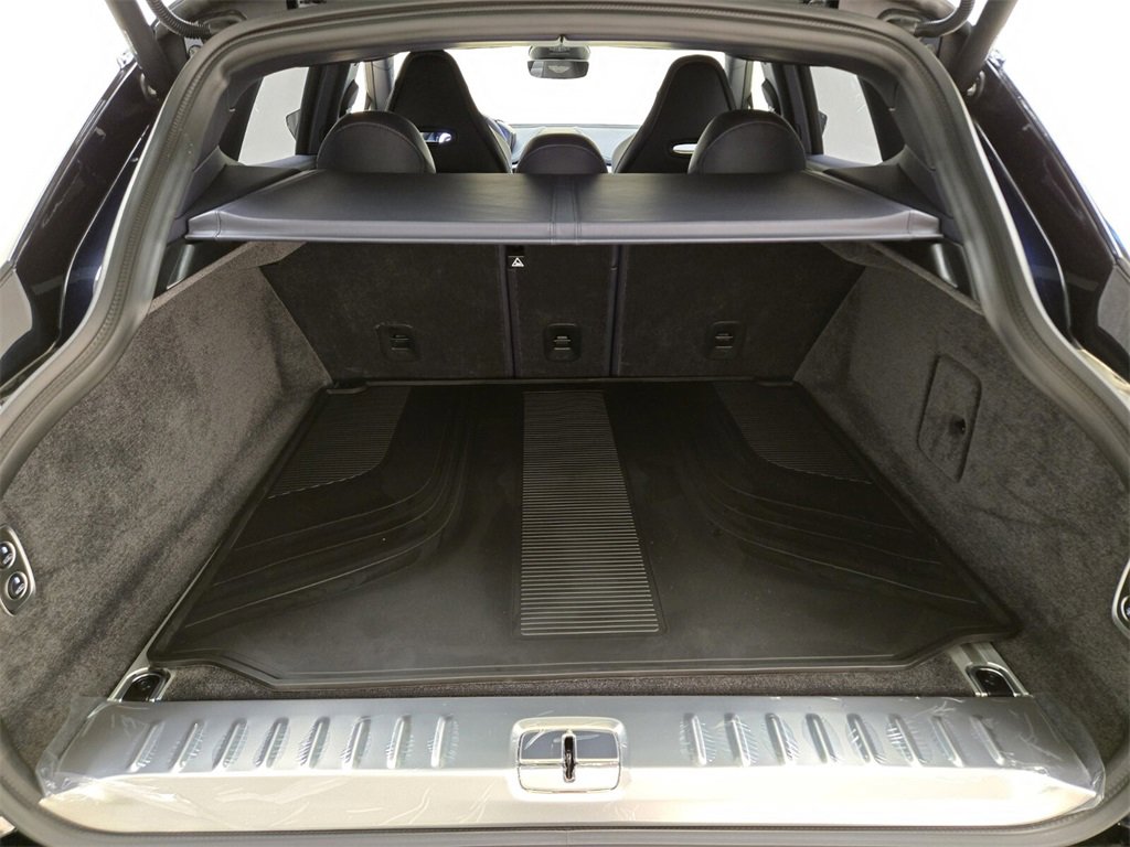 Used 2025 Aston Martin DBX 707 image 23