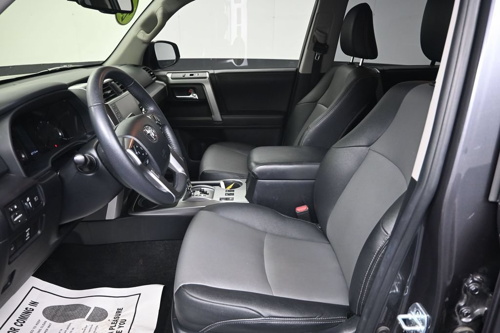 Used 2021 Toyota 4Runner SR5 Premium w/ Moonroof Package AWD/4WD image 15