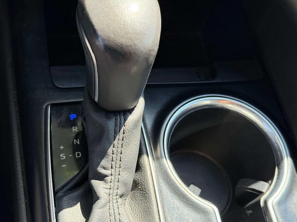 Used 2020 Toyota Camry XLE FWD image 21
