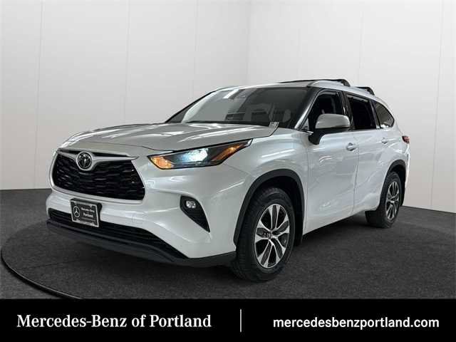 Used 2022 Toyota Highlander XLE