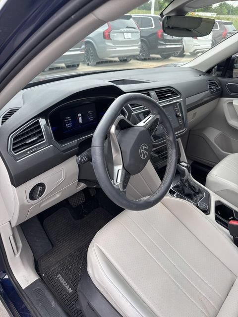 Used 2023 Volkswagen Tiguan SE AWD/4WD image 5