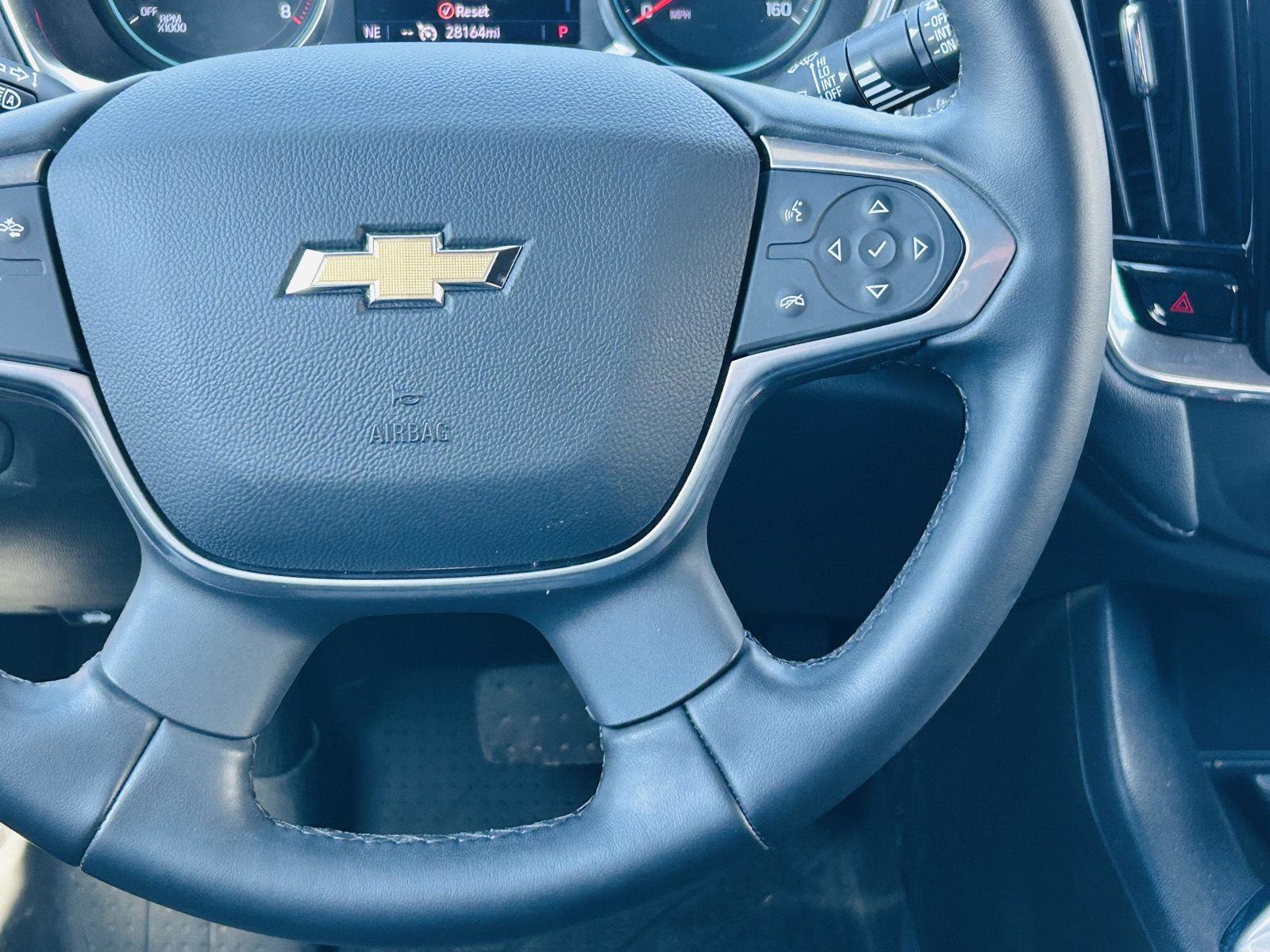 Used 2023 Chevrolet Traverse LT FWD image 18